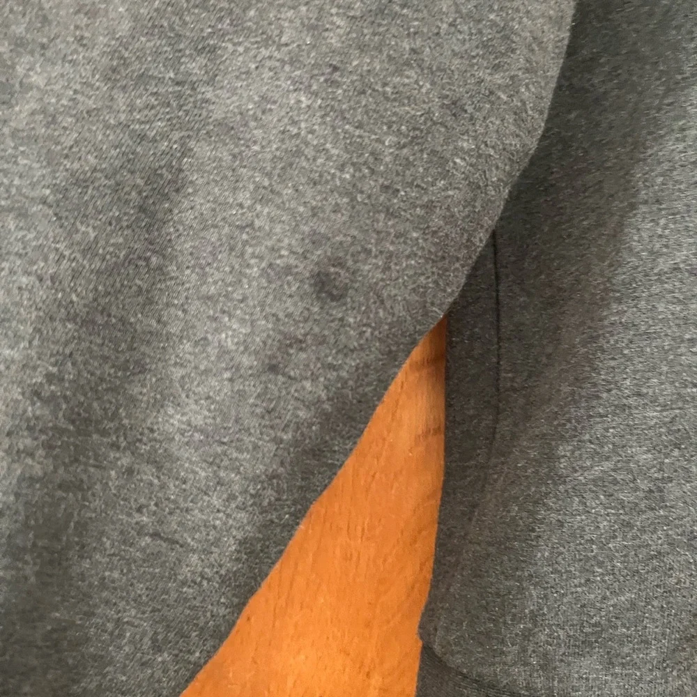 Patagonia Men's organic cotton quilted Dark Gray Crewneck Sweatshirt M
